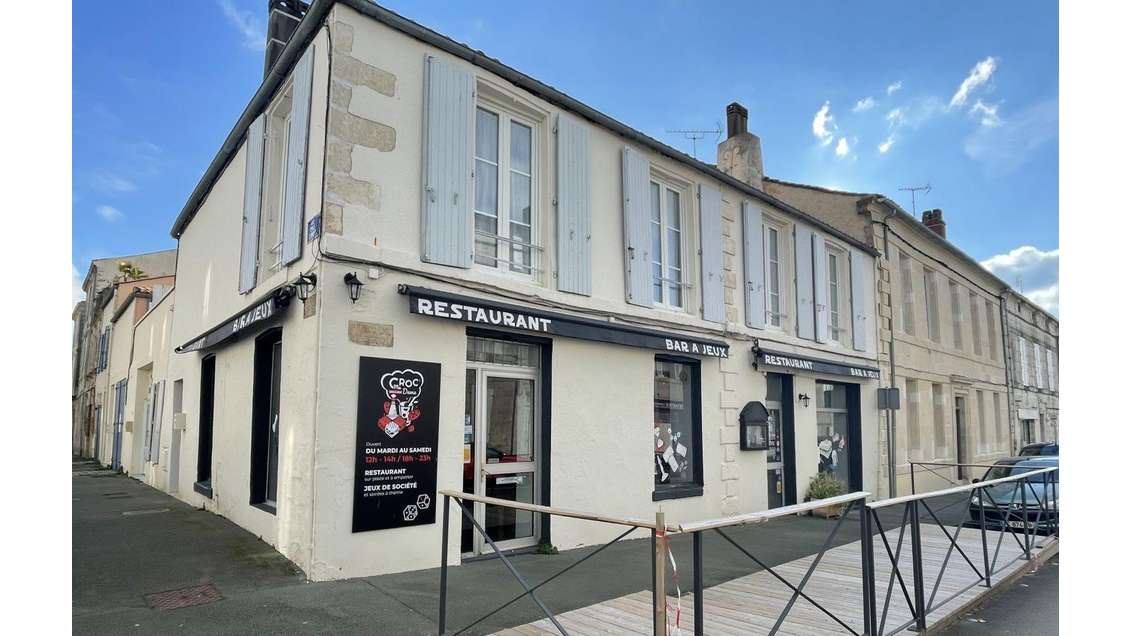 Vente local commercial de 115m² à Rochefort centre