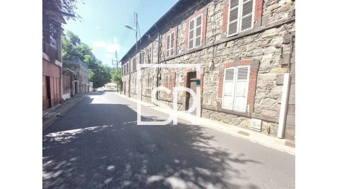 Vente local d'activité mixte 450m² à Thiers