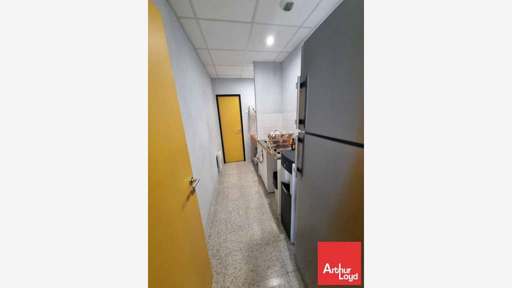 Vente local d'activité 3868m² à Jaunay-Clan