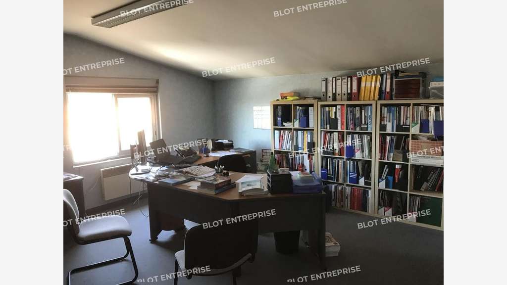 A vendre locaux d'activités 532m² à Basse-Goulaine