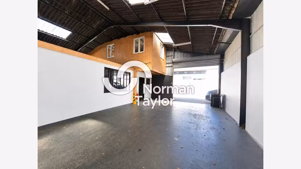 Local 380m² à vendre à Bayonne ZA Saint Frédéric