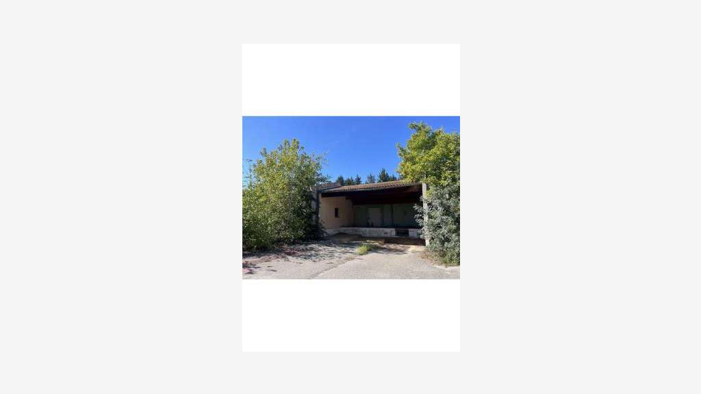 Vente local d'activité bureaux 2640m² à Monfavet