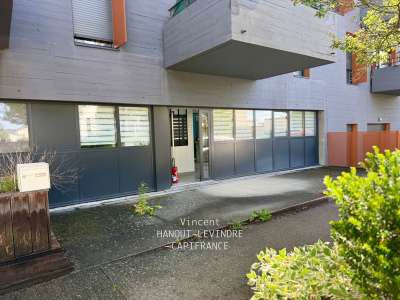 Local investissement locatif à vendre à Écouflant