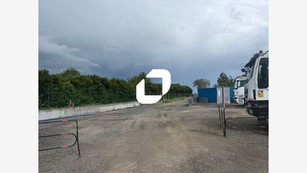 Vente Local d'activité 1700m² Ableiges