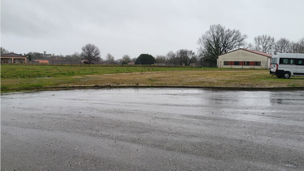 Vente local industriel 1500m² sur 1ha à Agen