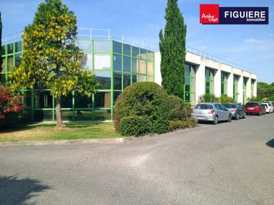 Local mixte 264m² pôle d'activité d'Aix D9 / A31