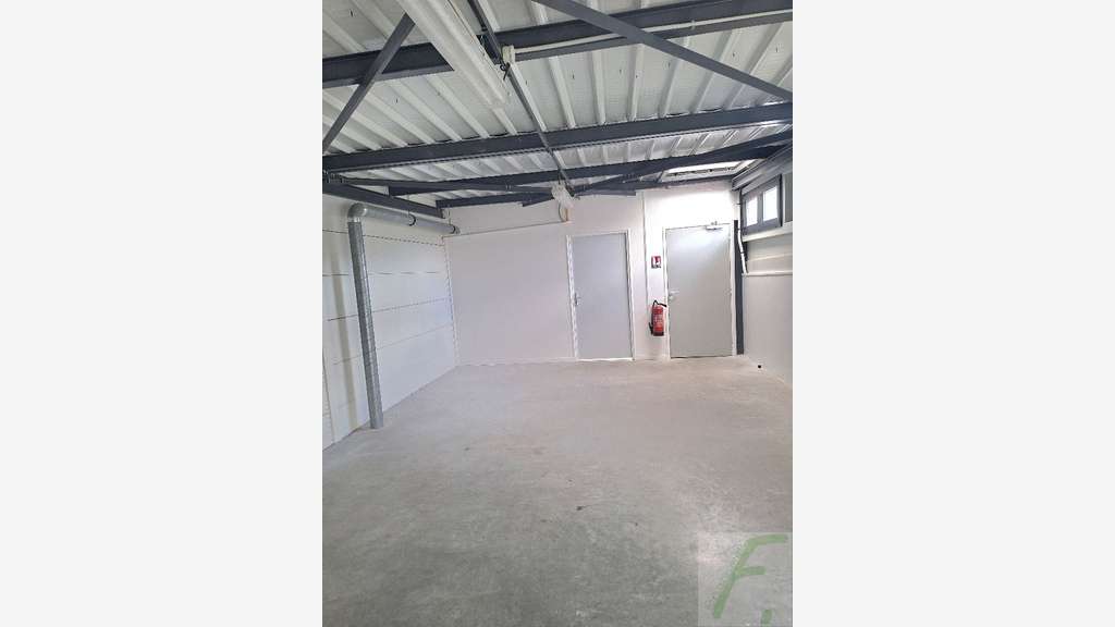 Vente bâtiment de 257m² sur 2 étages zae à Albens