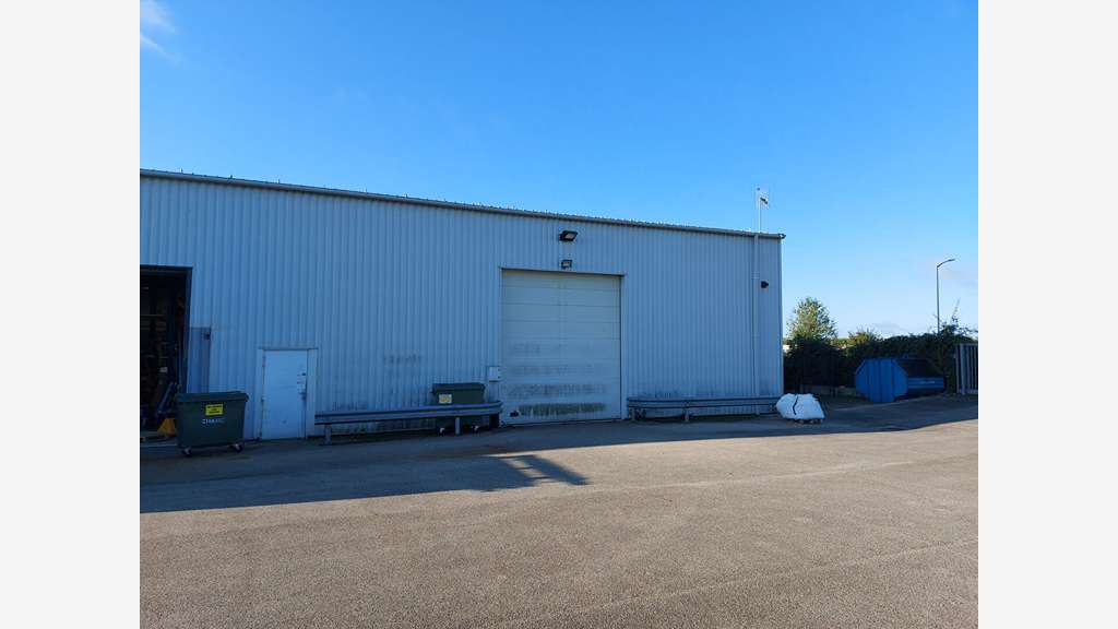 A vendre local d'activités 400m² agglo Alençon