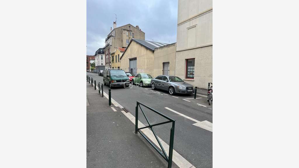 Cède bail local de 450m² + mezzanine à Alfortville