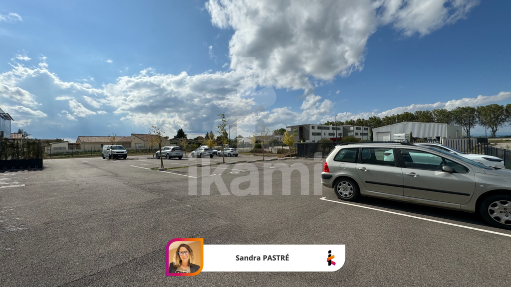 A louer local à aménager 175m² Alixan proche TGV