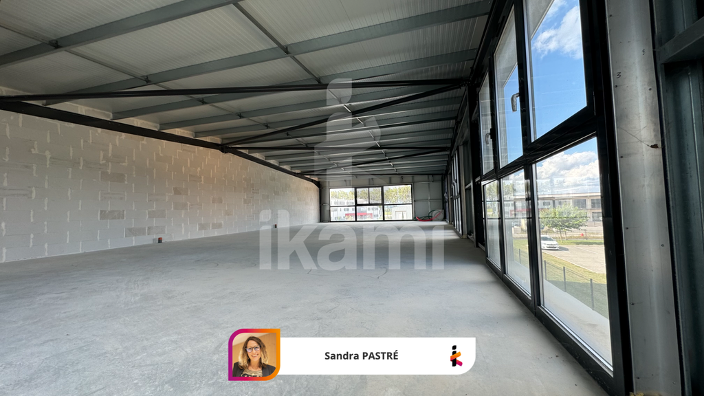 A louer local à aménager 175m² Alixan proche TGV