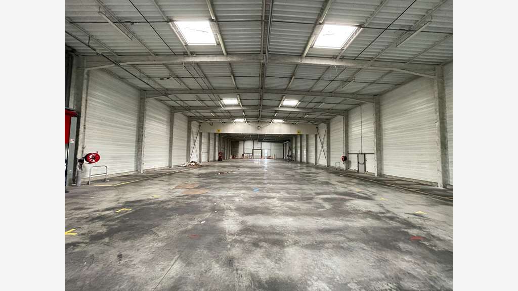 AV ensemble industriel 6653m²  sur 4ha à Ambrières