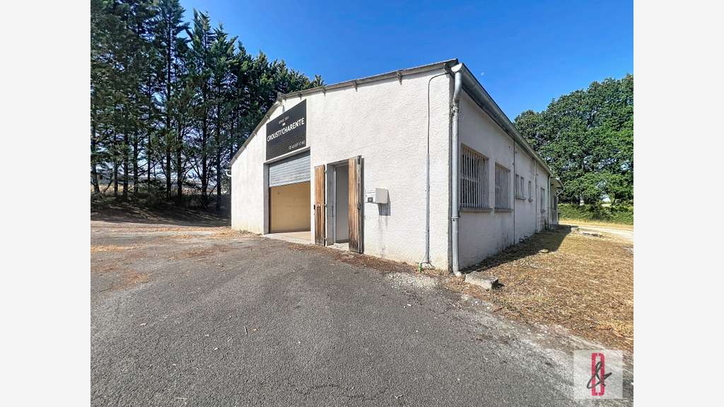 Vente local d'activité 211m² ZA la touche d'Anai