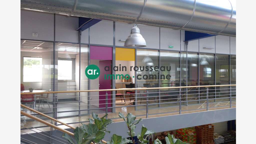 A vendre locaux multi-usages 6000m² sur Angers A11