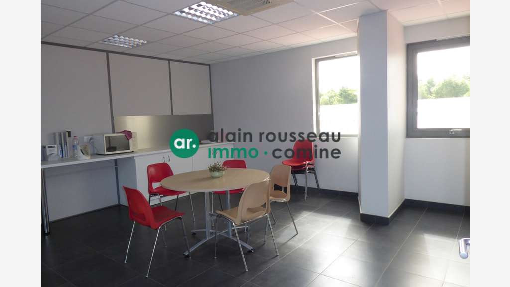 A vendre locaux multi-usages 6000m² sur Angers A11
