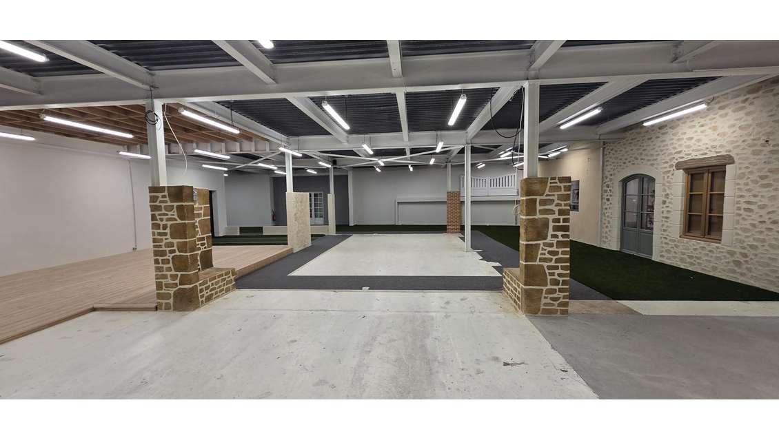 Local d'activité 1600m² à vendre à Angers