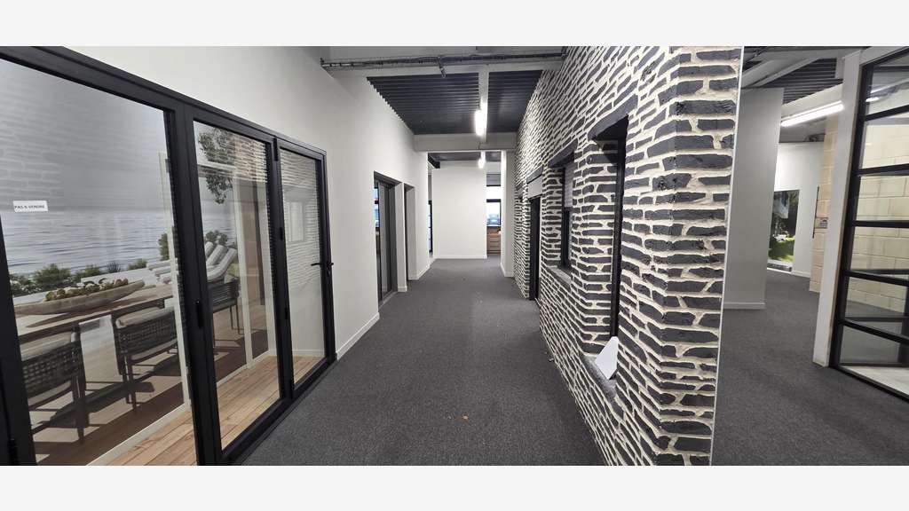 Local d'activité 1600m² à vendre à Angers