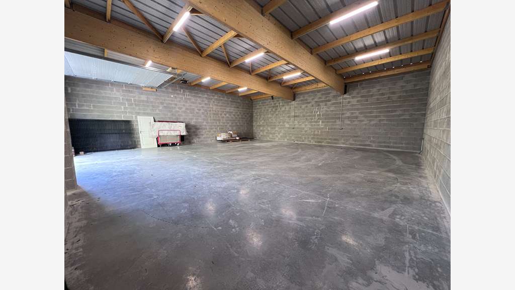 Vente bâtiment neuf aménagé 188m² à Angers sud
