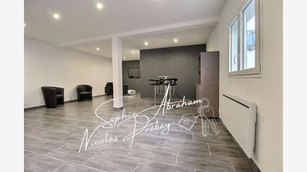 Vente local d'activité 591m² Sud Angerville RN20