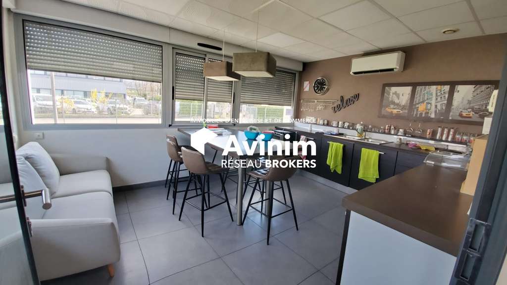 Bâtiment indépendant 432m² à vendre à Pringy