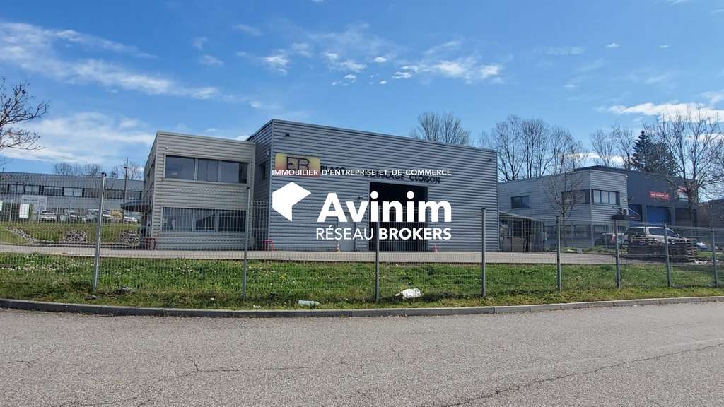 Bâtiment indépendant 432m² à vendre à Pringy