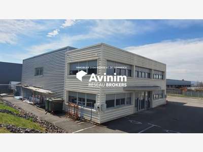 Bâtiment indépendant 432m² à vendre à Pringy