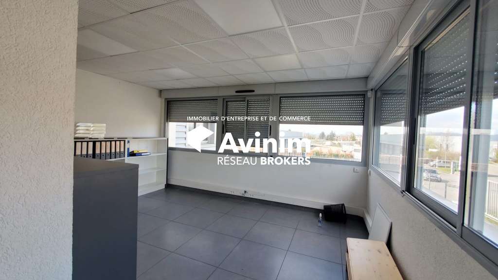 Bâtiment indépendant 432m² à vendre à Pringy