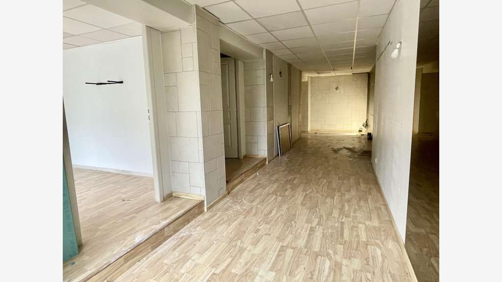 Vente murs commerciaux de 77m² à Meythet centre