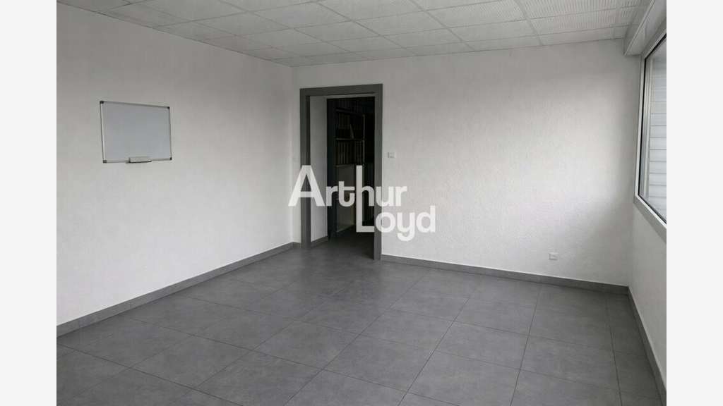 Local d'activité sécurisé 430m² à vendre Annecy