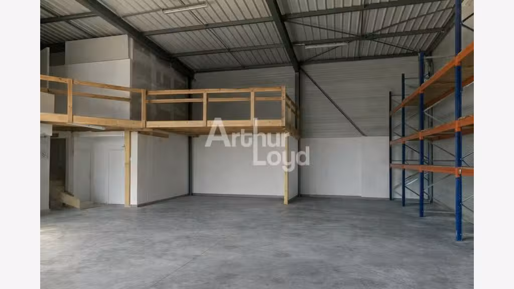 Local d'activité sécurisé 430m² à vendre Annecy