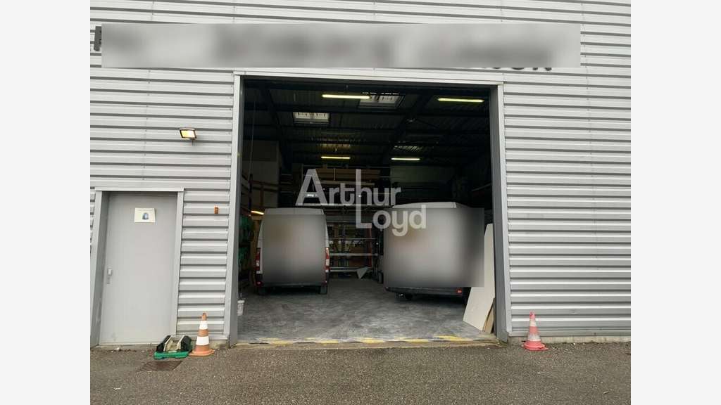 Local d'activité sécurisé 430m² à vendre Annecy