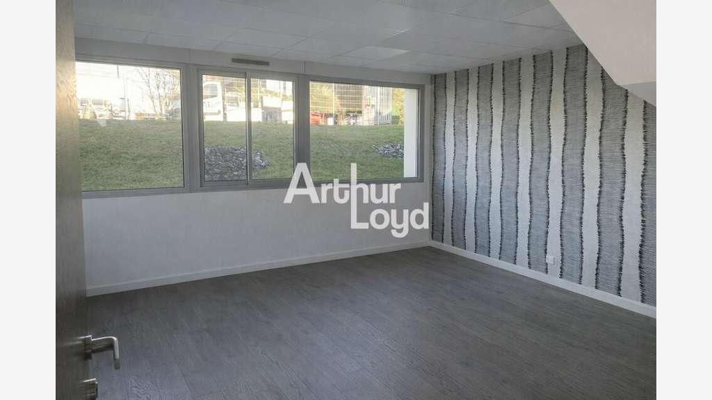 Local d'activité sécurisé 430m² à vendre Annecy