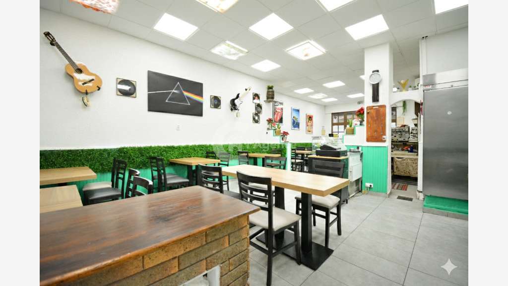 AV murs commerciaux 95m² Antibes empl premium