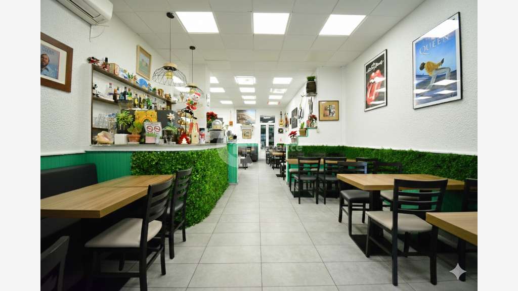 AV murs commerciaux 95m² Antibes empl premium