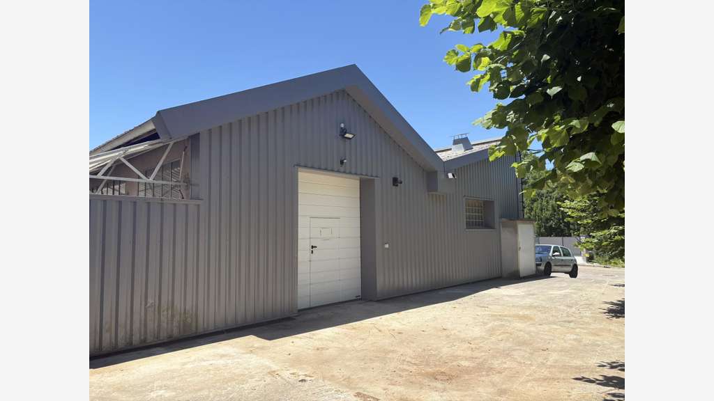 Vente local Industriel 439m² sur 1310m² à Arbent