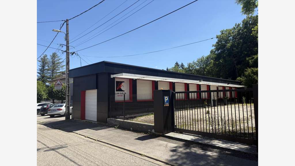 Vente local Industriel 439m² sur 1310m² à Arbent