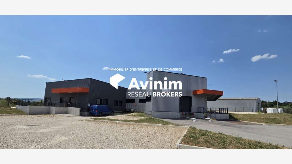 A vendre bâtiment industriel de 1146m² à Arbent