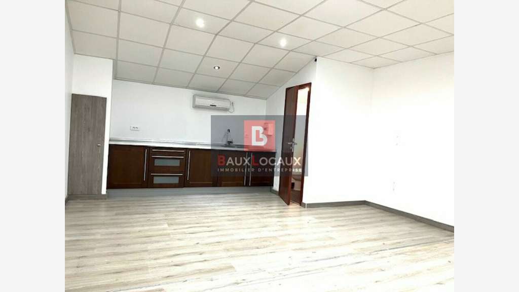 Bureaux loués à vendre à arles