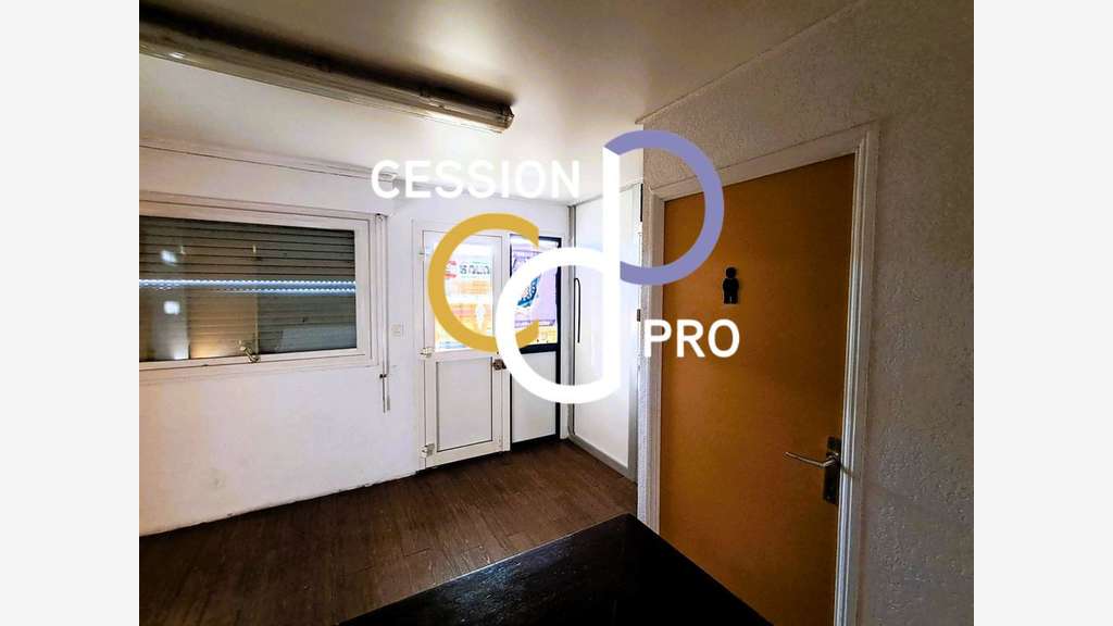 Vente entrepôt 686m² accès PL exceptionnel à Arles