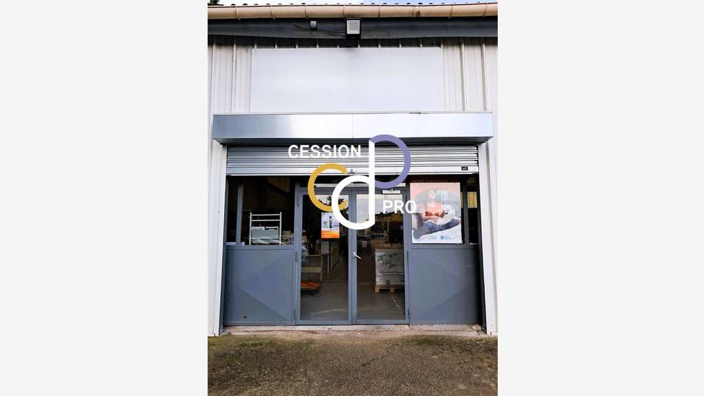Vente entrepôt 686m² accès PL exceptionnel à Arles