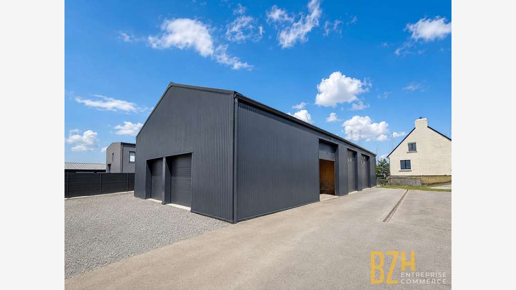 A vendre local activité + maison 480m² à Arzon