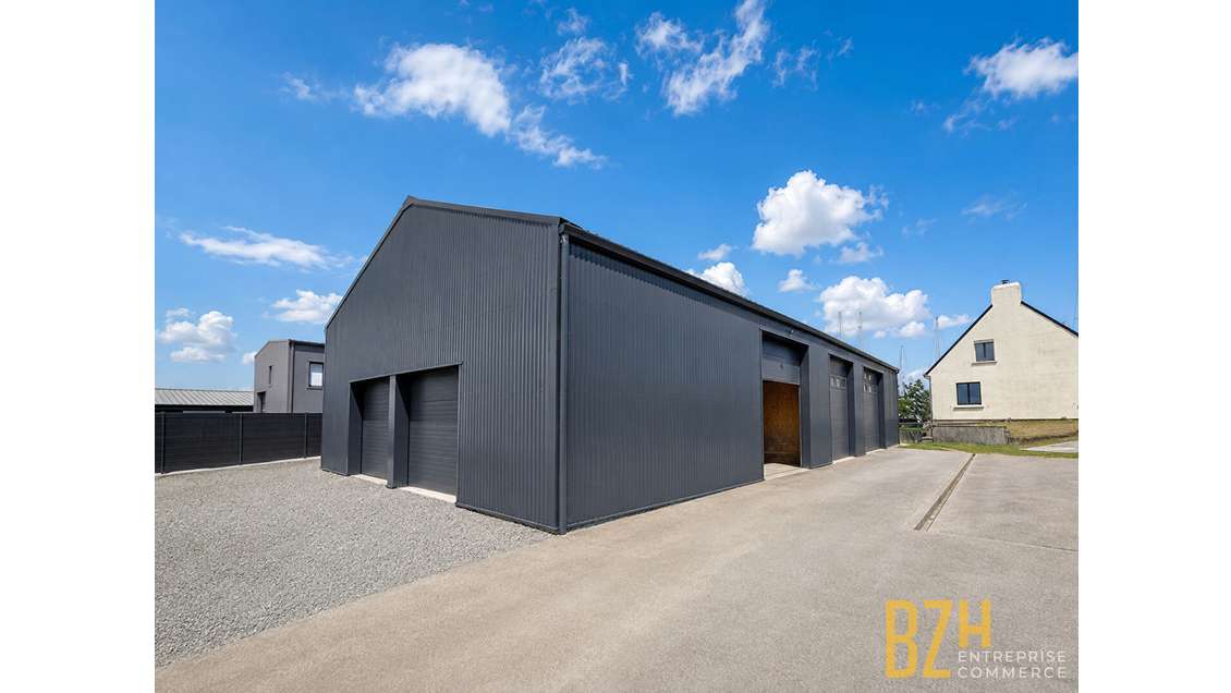 A VENDRE - LOCAL ACTIVITE + MAISON - ARZON