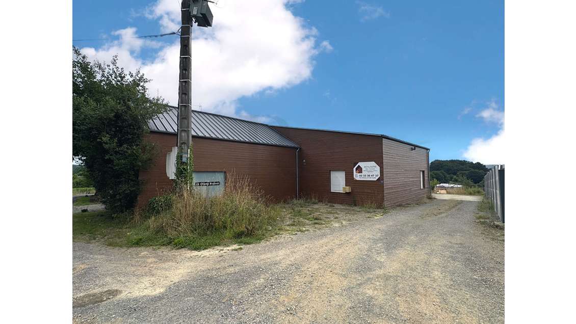 AV local d'activité 324m² à 8 mn d'Athis de l'Orne