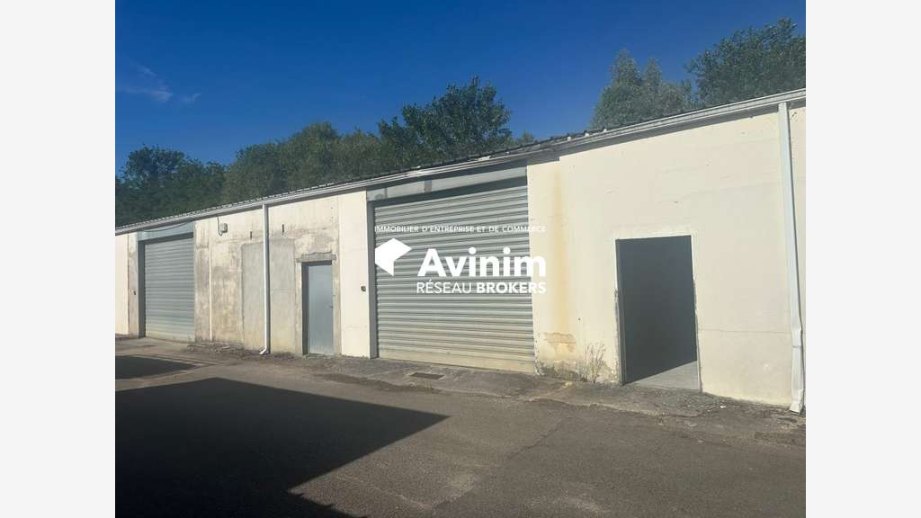 AV local activité de 125m² à Aulnay-sur-Mauldre
