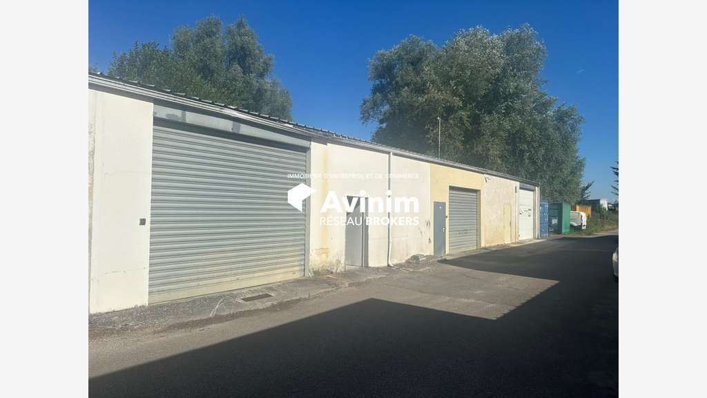 AV local activité de 125m² à Aulnay-sur-Mauldre