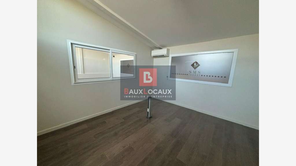 AV local d'activité 212m² en Zone Franche Avignon