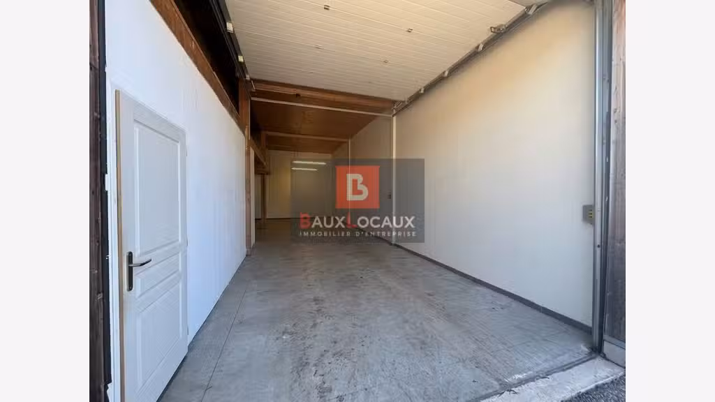 AV local d'activité 212m² en Zone Franche Avignon