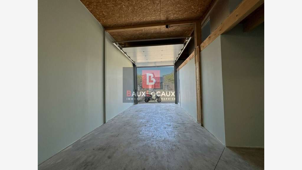 AV local d'activité 212m² en Zone Franche Avignon