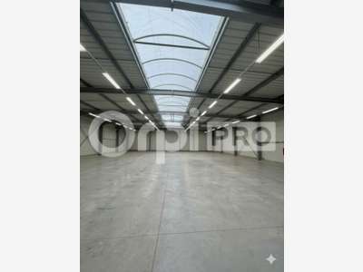 Bâtiment industriel de 880m² à vendre à Aytré