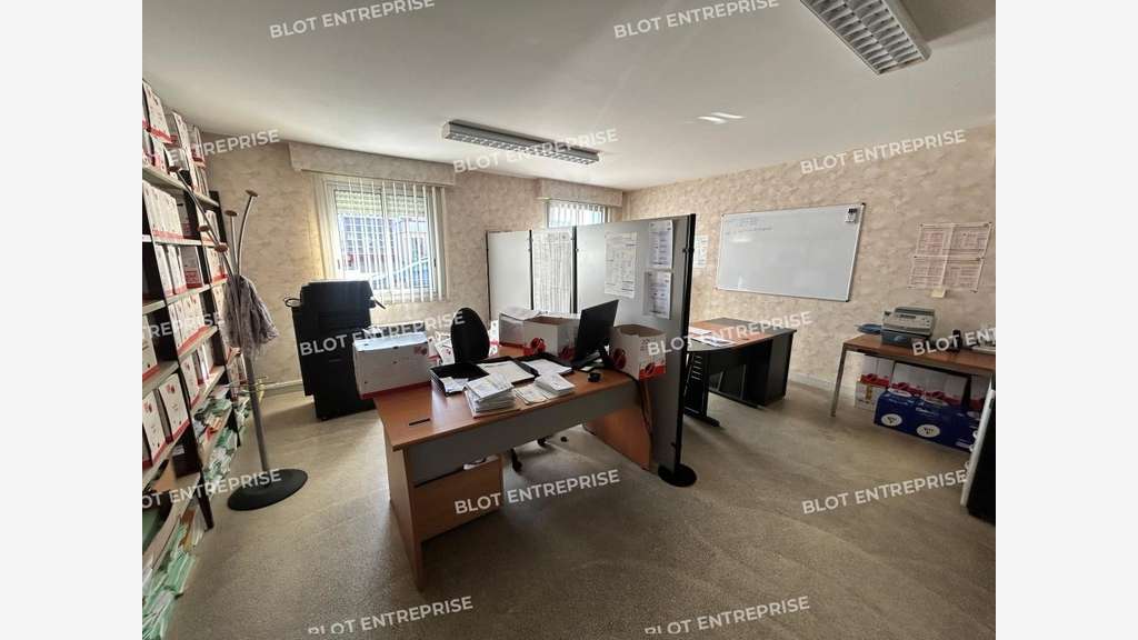 A vendre local d'activités 600m² Bain-de-Bretagne